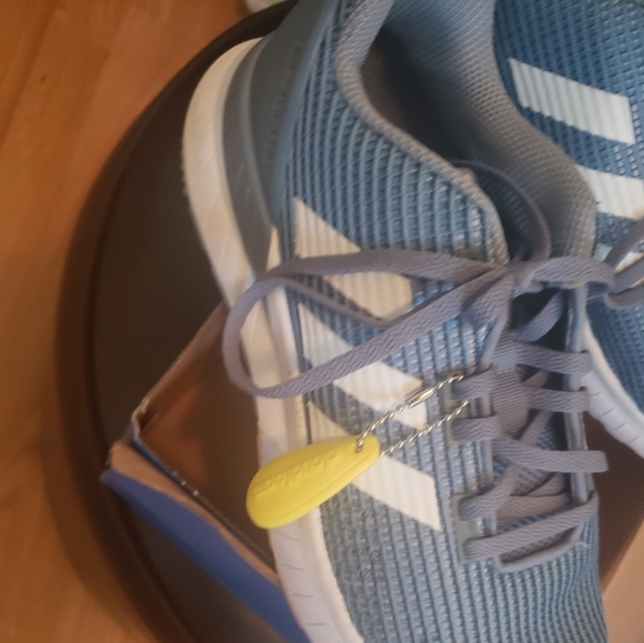 Ladies Adidas - Picture 3 of 3